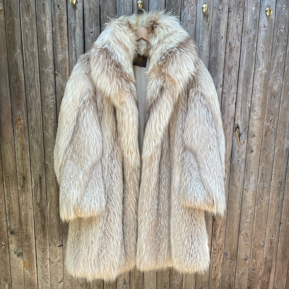 Fox Fur Coat in perfect condition, light grey